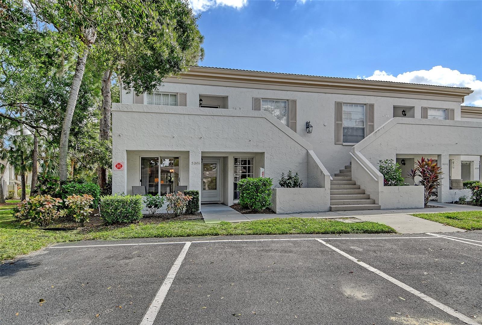 WEDGEWOOD LAKE - Residential