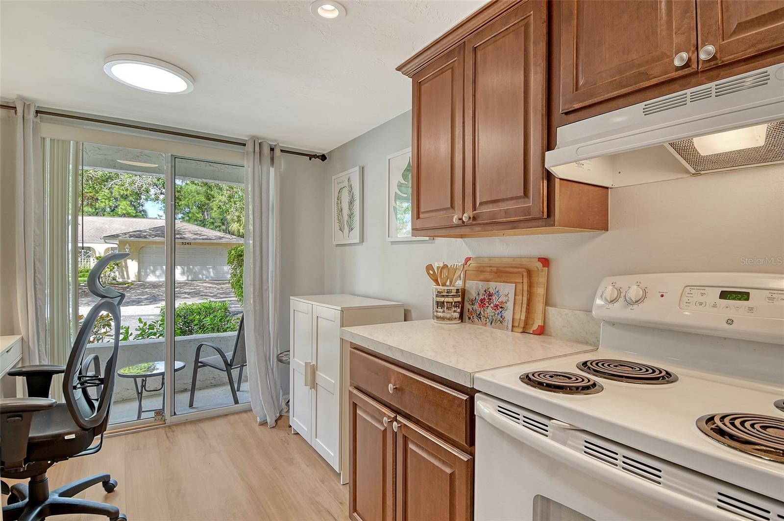 WEDGEWOOD LAKE - Residential