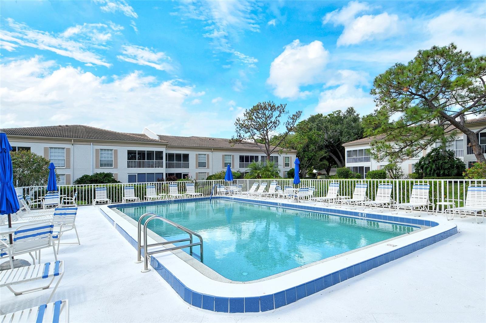 WEDGEWOOD LAKE - Residential