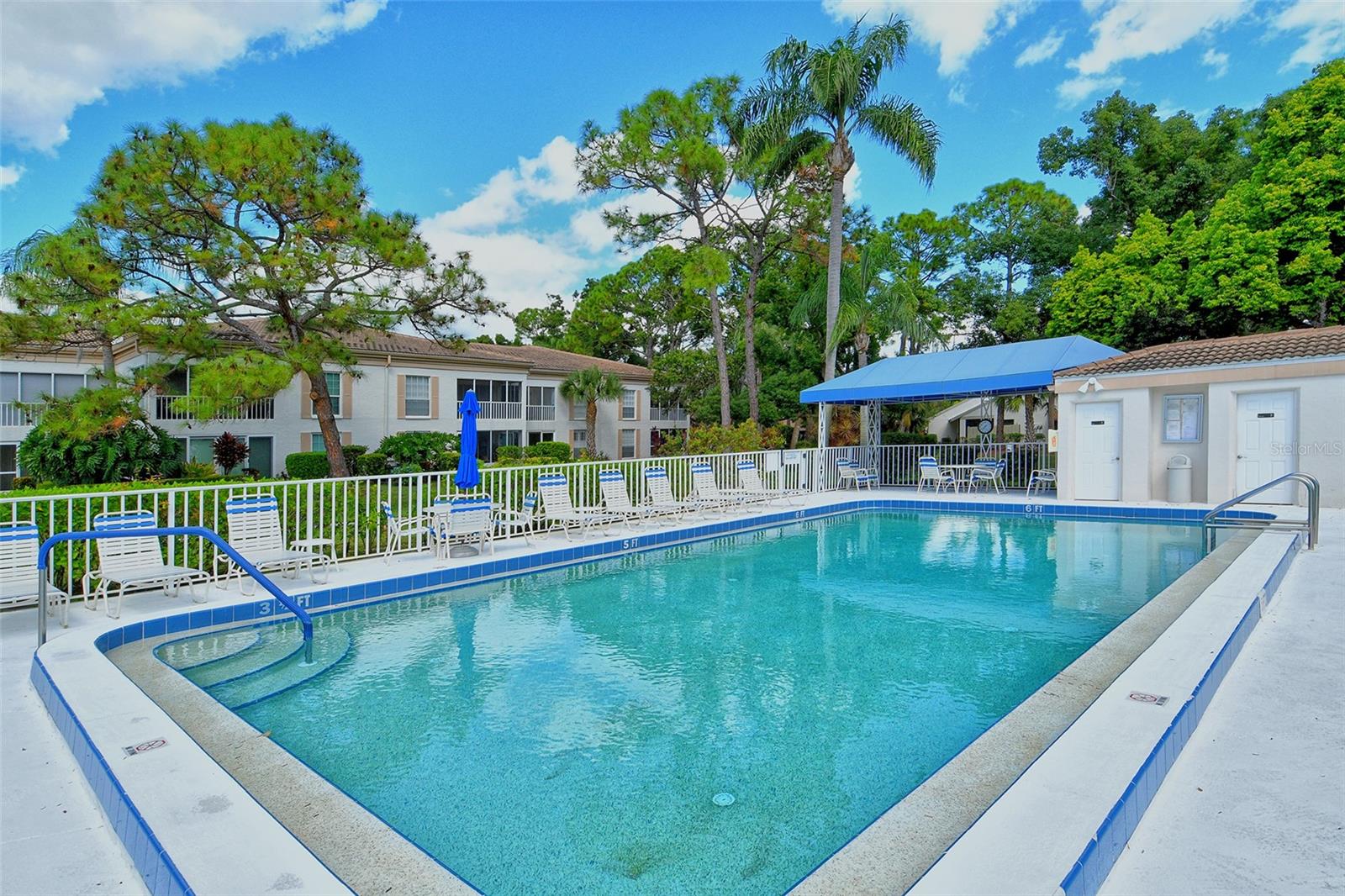 WEDGEWOOD LAKE - Residential