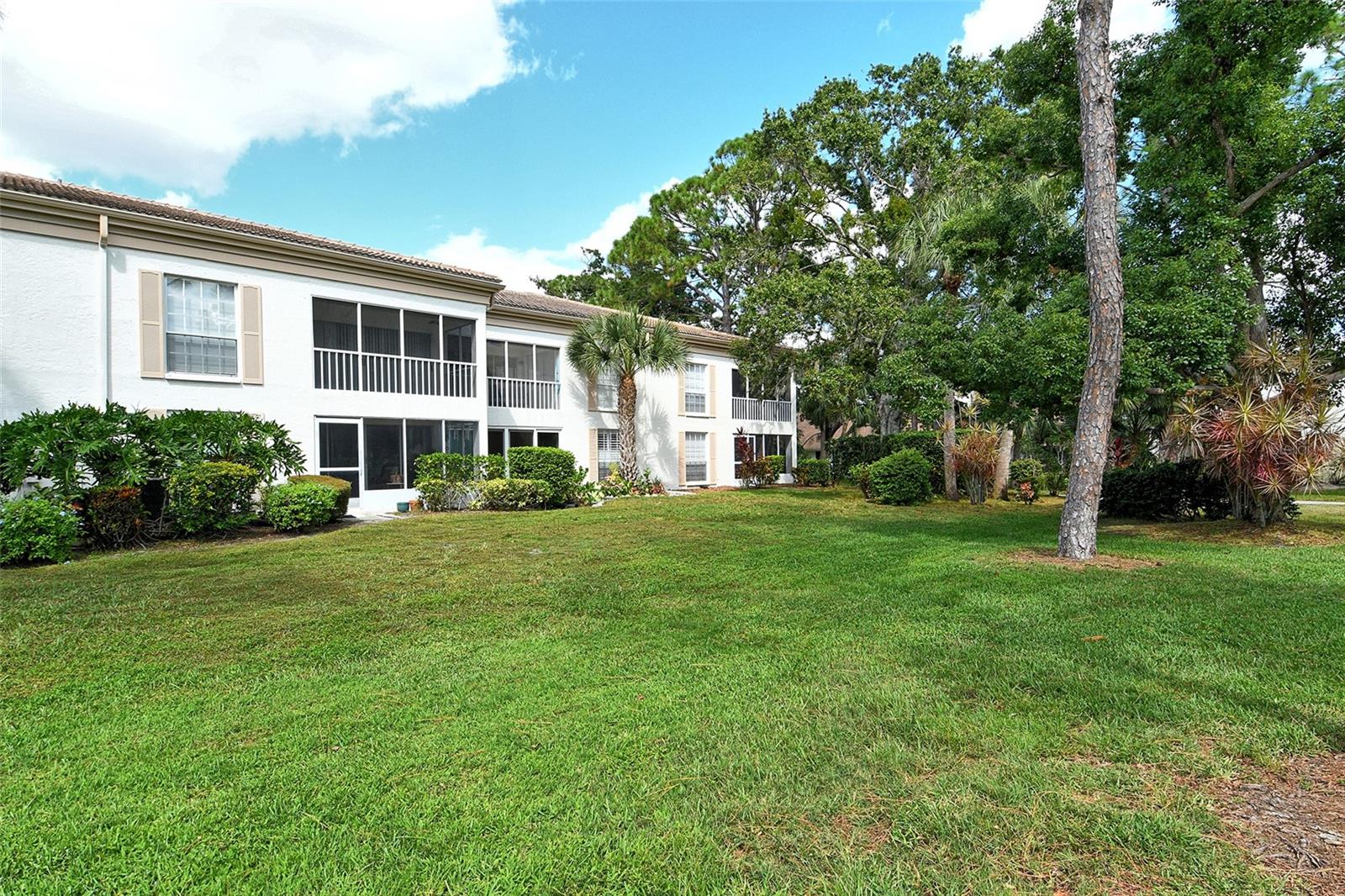 WEDGEWOOD LAKE - Residential