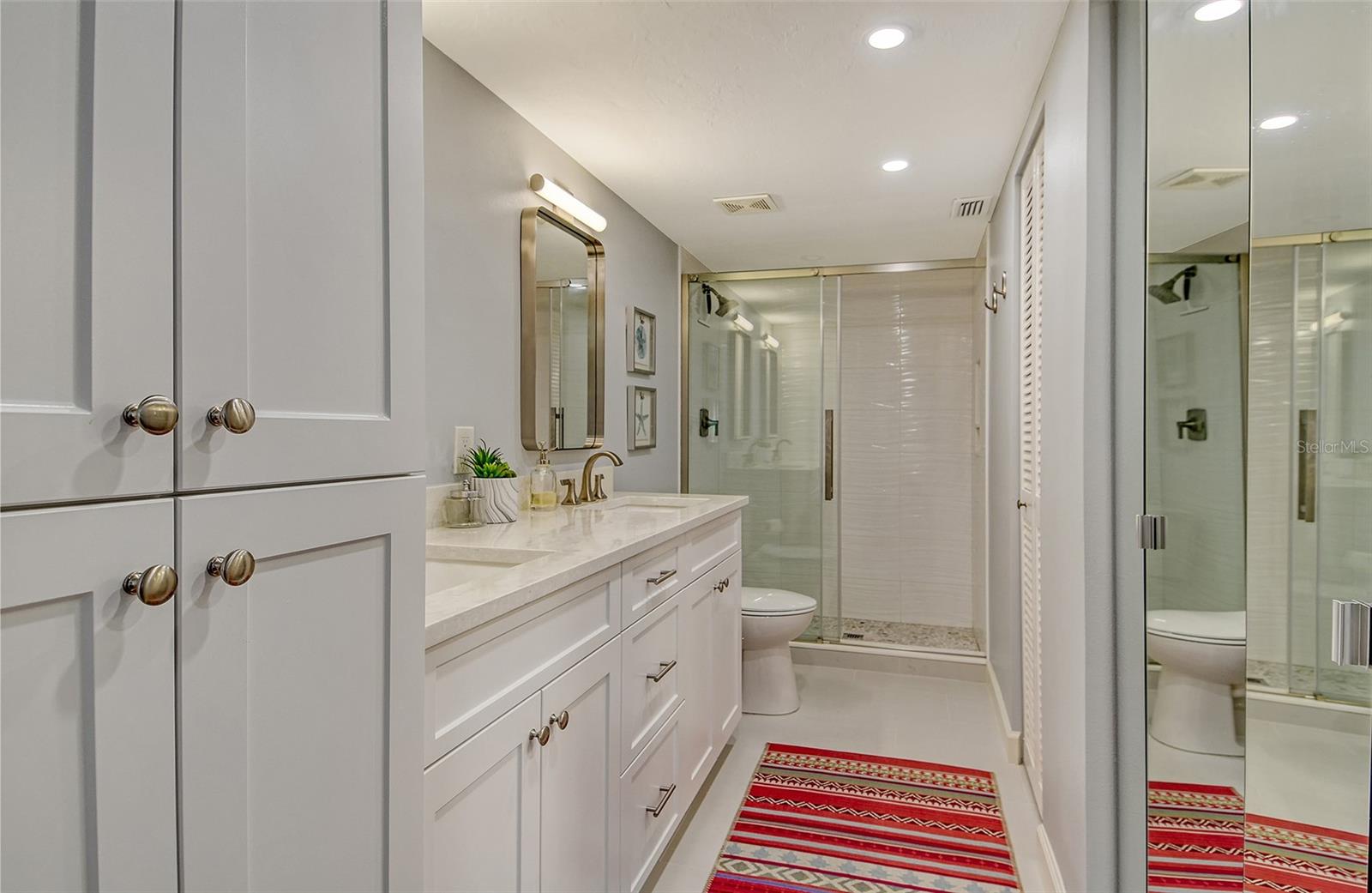 WEDGEWOOD LAKE - Residential