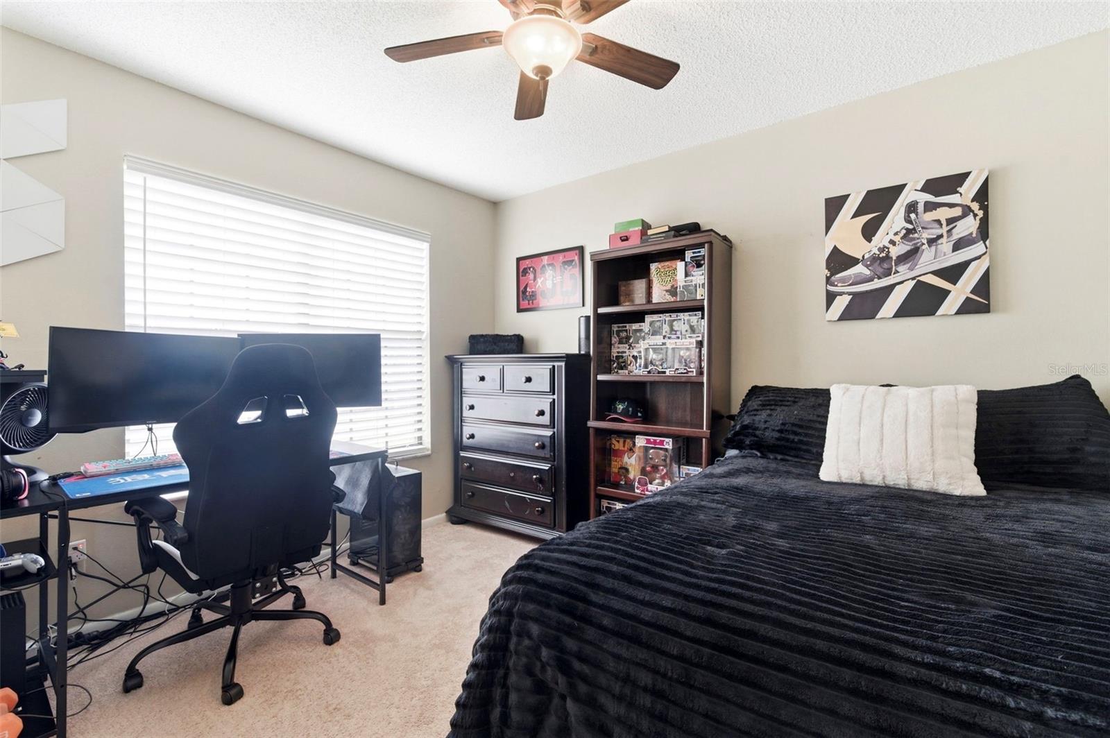 ACREAGE - Residential Income