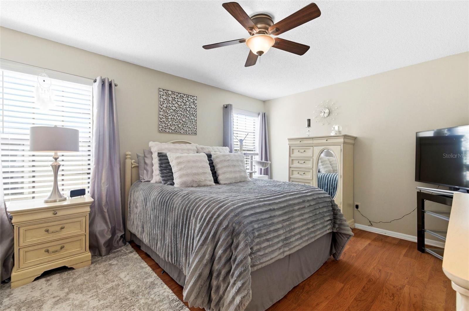 ACREAGE - Residential Income