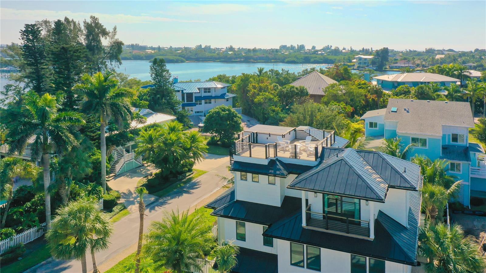 HOLMES BEACH 17TH UNIT - Residential