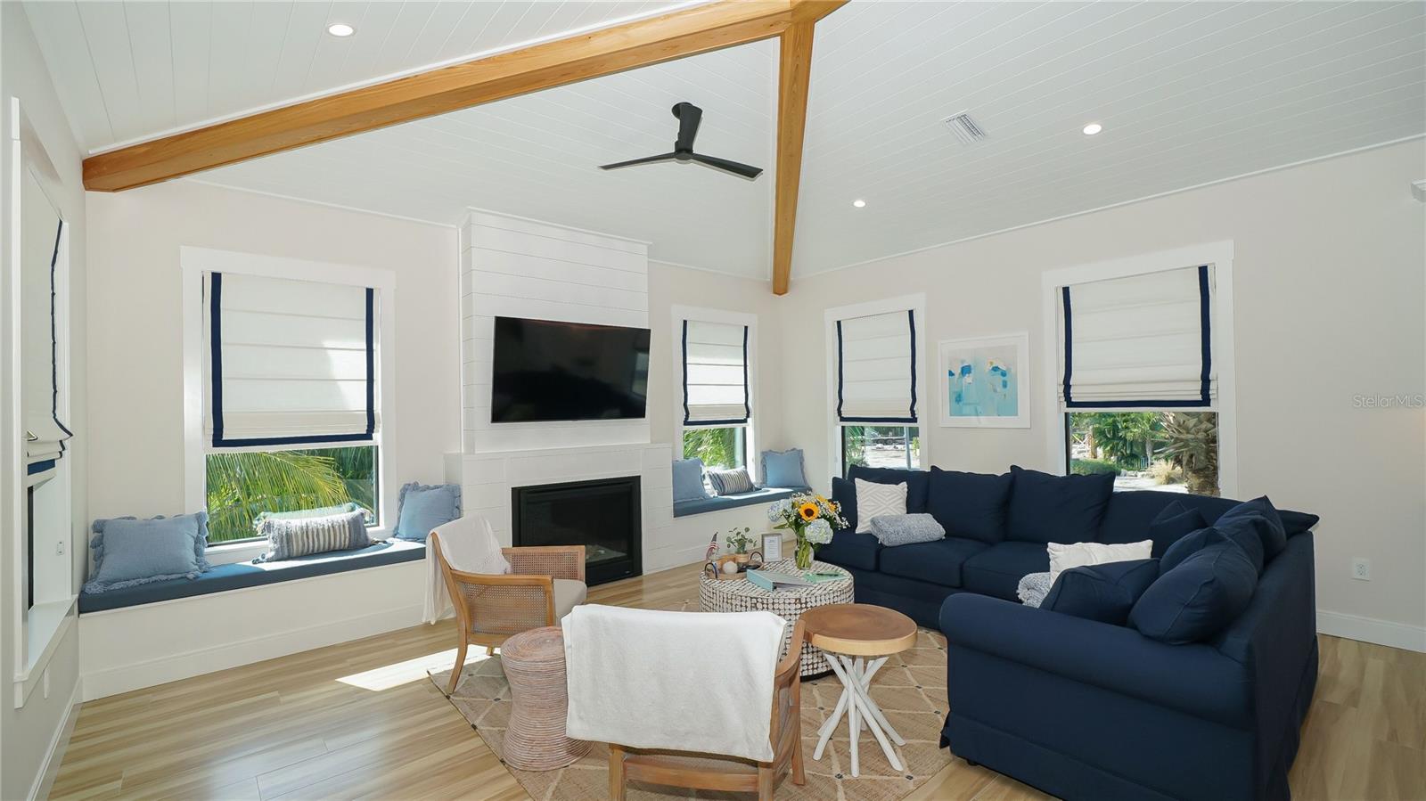 HOLMES BEACH 17TH UNIT - Residential