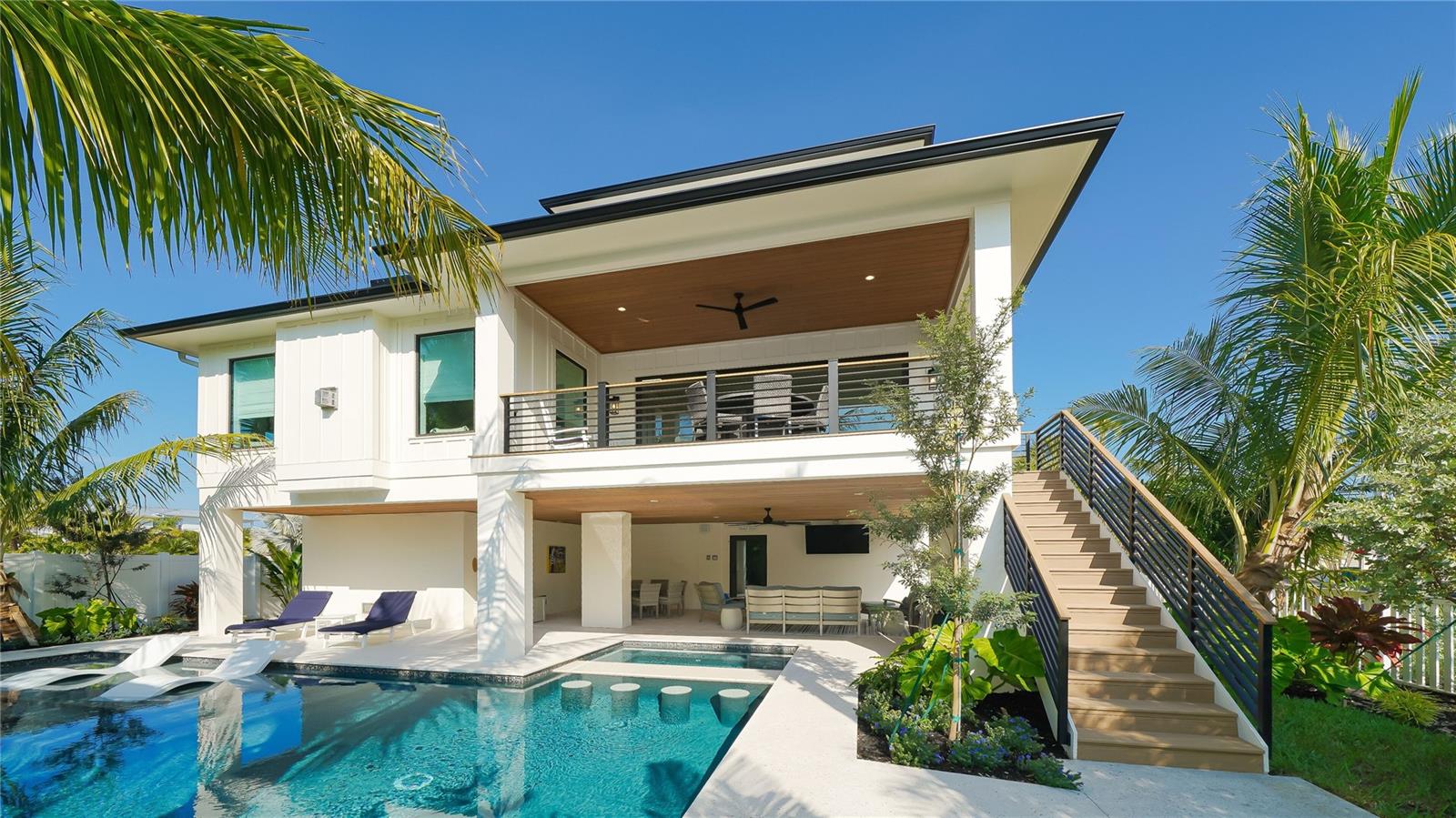 HOLMES BEACH 17TH UNIT - Residential