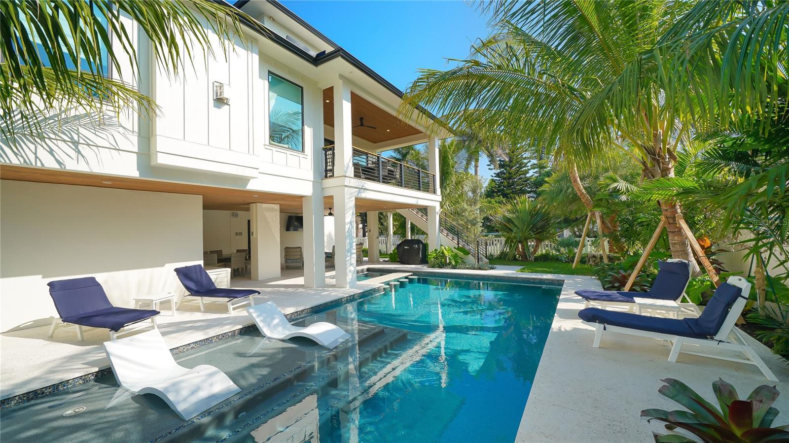 HOLMES BEACH 17TH UNIT - Residential