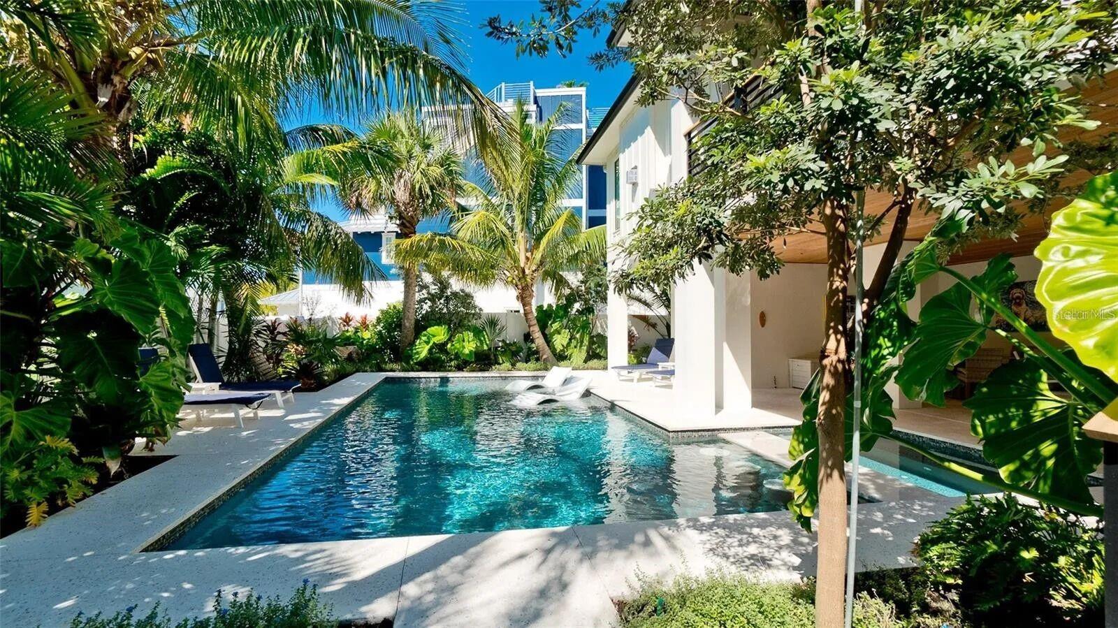 HOLMES BEACH 17TH UNIT - Residential