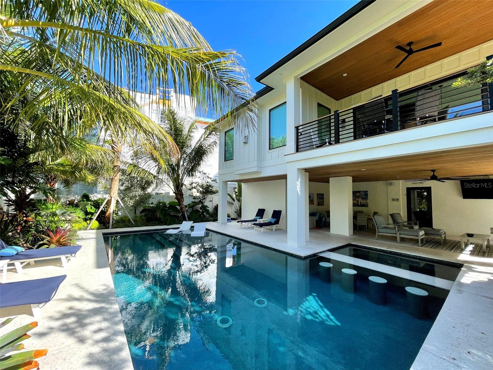 HOLMES BEACH 17TH UNIT - Residential