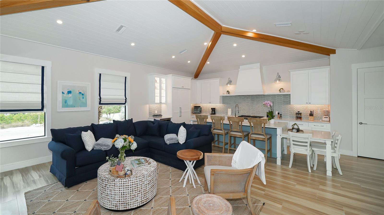 HOLMES BEACH 17TH UNIT - Residential