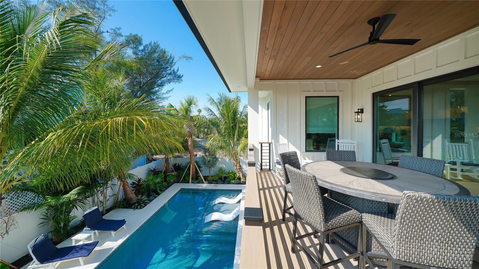 HOLMES BEACH 17TH UNIT - Residential