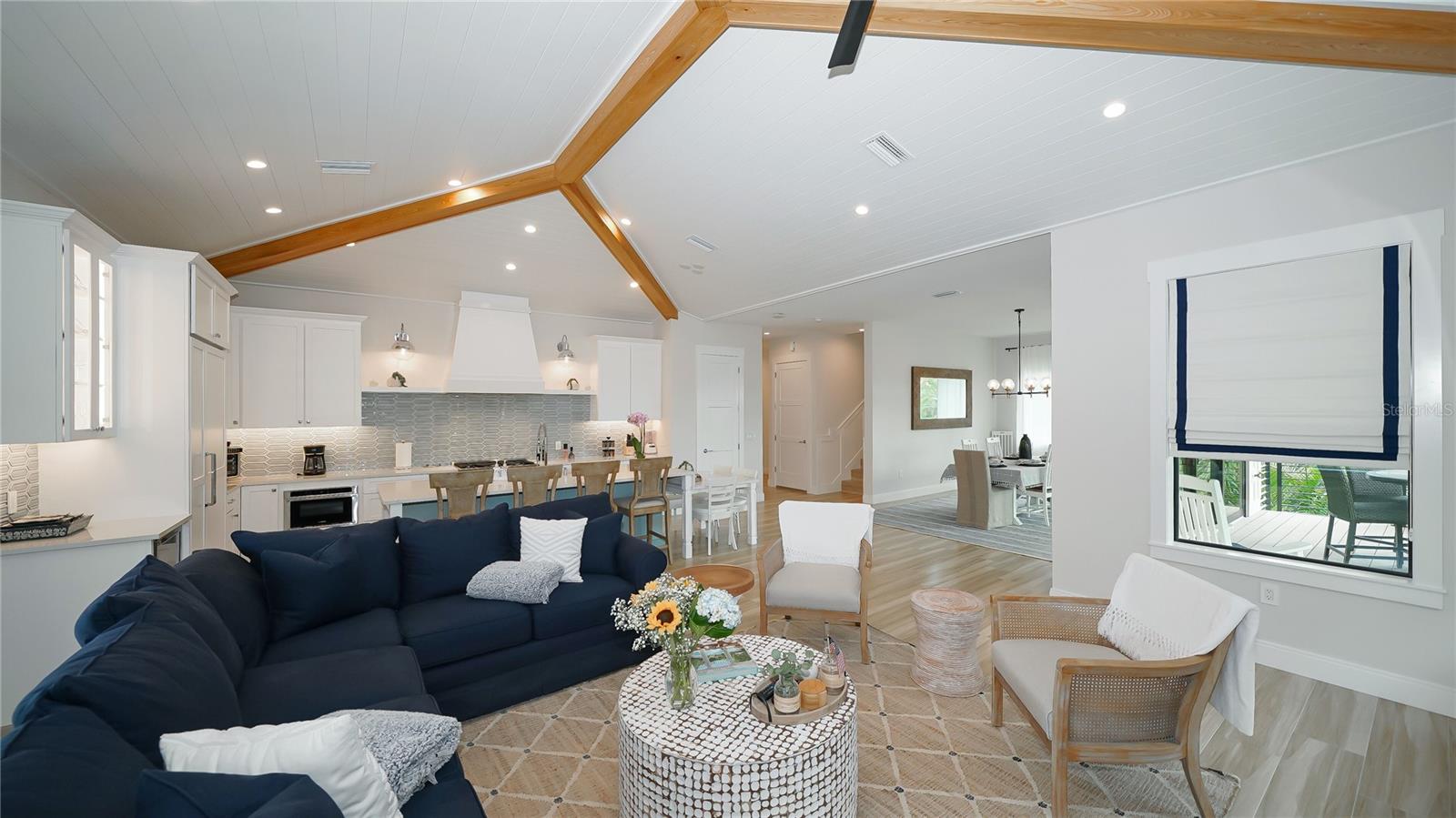 HOLMES BEACH 17TH UNIT - Residential