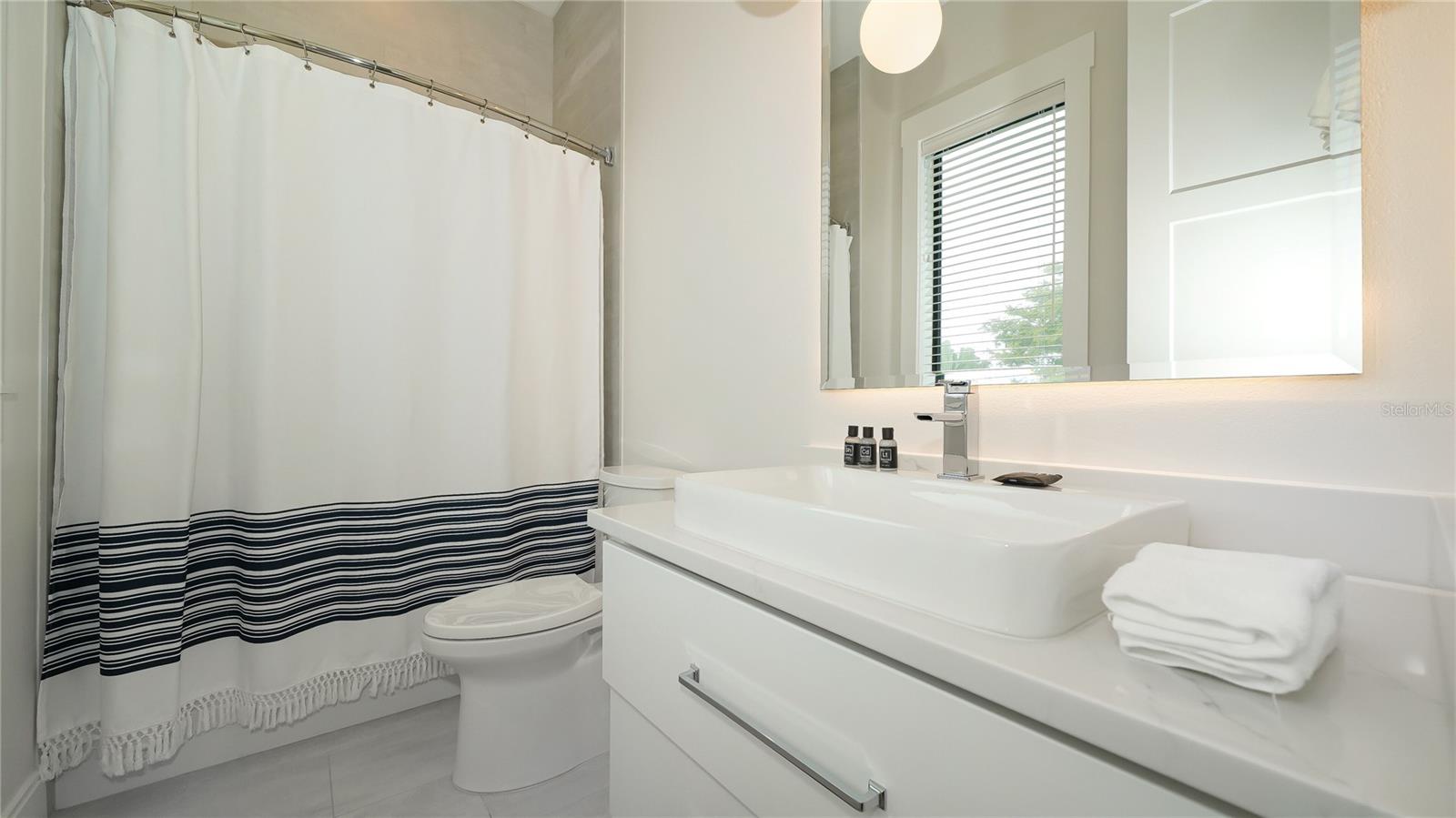 HOLMES BEACH 17TH UNIT - Residential