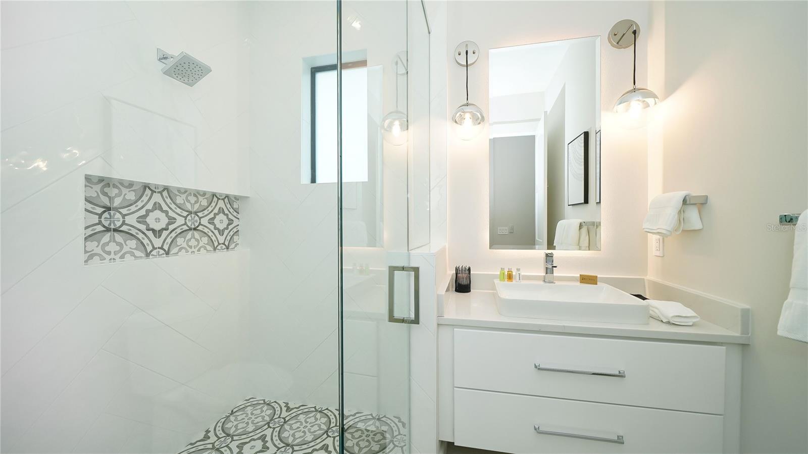 HOLMES BEACH 17TH UNIT - Residential