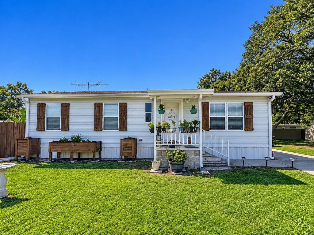 Photo of 1638 Cod Street, Saint Cloud, FL 34771 (MLS # S5159671)