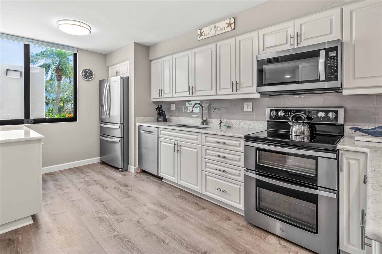 BAYPORT BCH & TEN PH F - Residential Lease