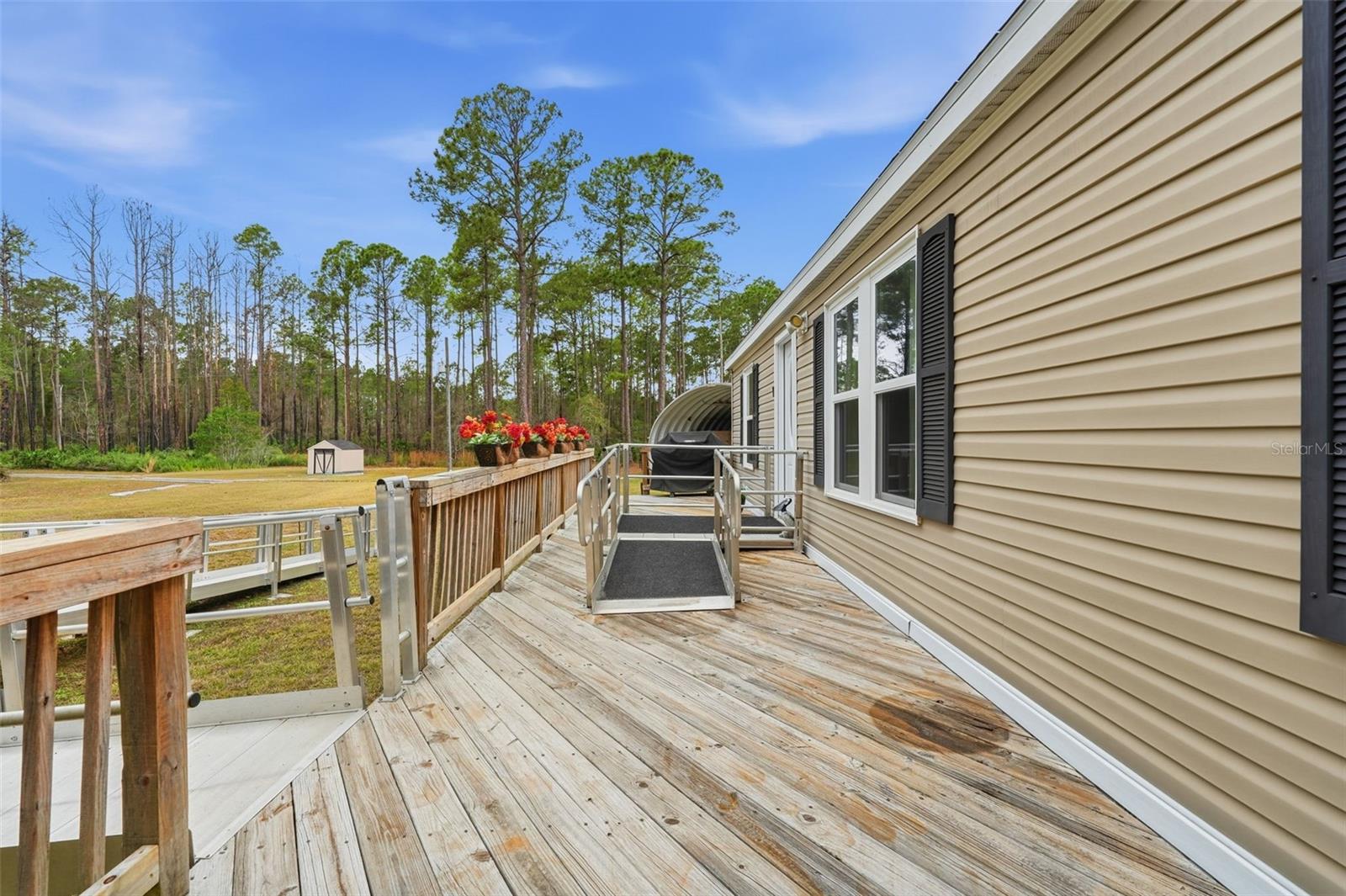 LAKE GEORGE MANOR - Residential