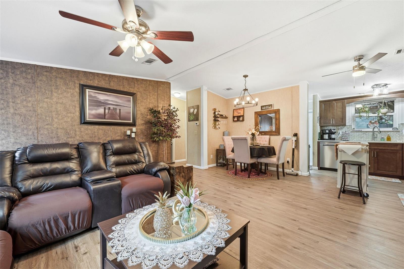 LAKE GEORGE MANOR - Residential