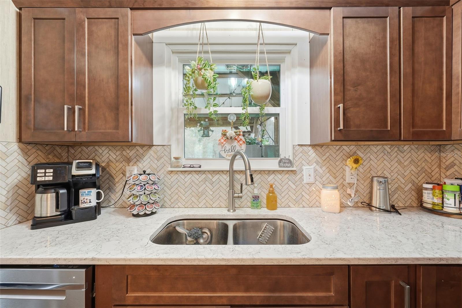 LAKE GEORGE MANOR - Residential