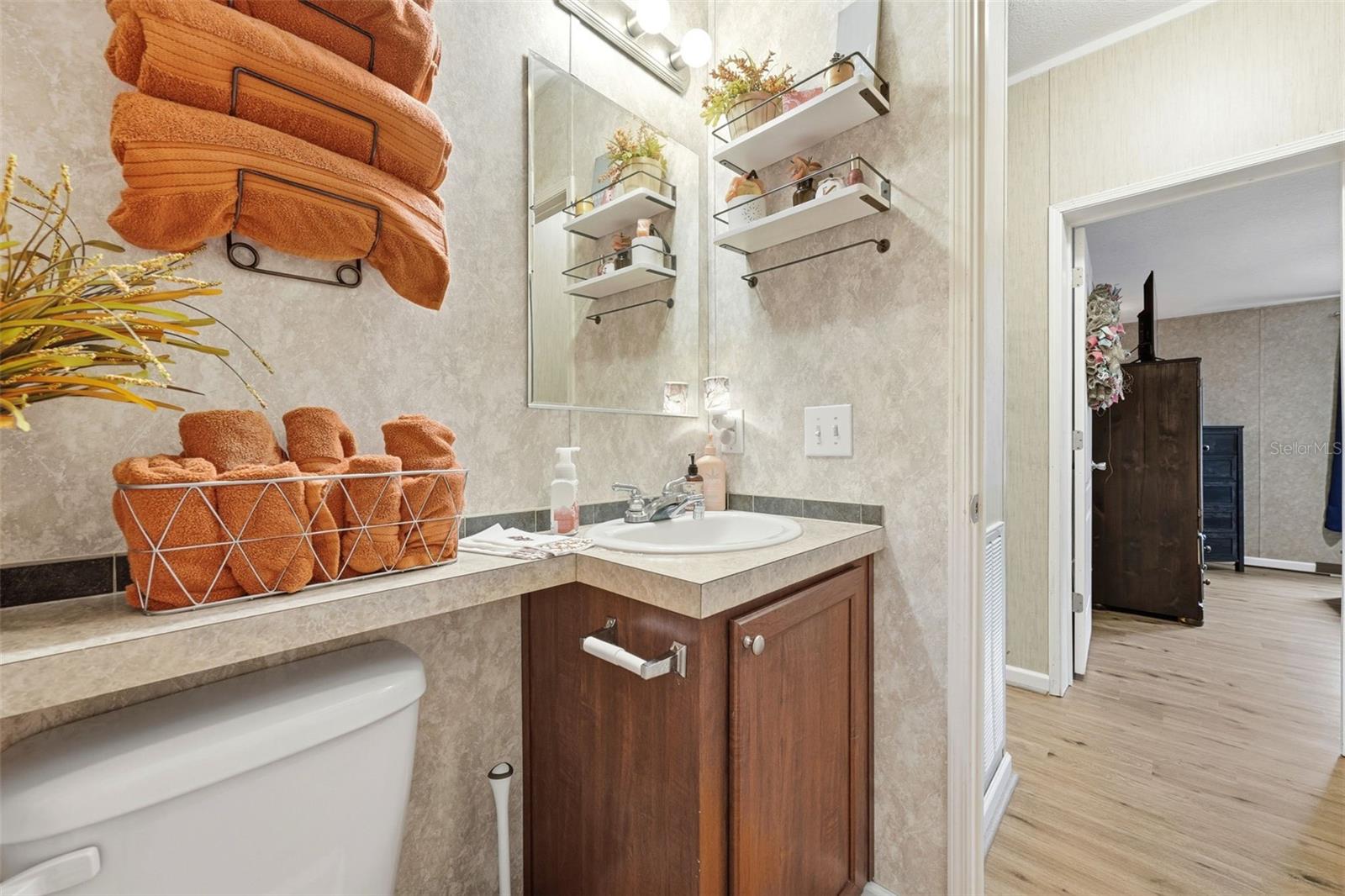 LAKE GEORGE MANOR - Residential