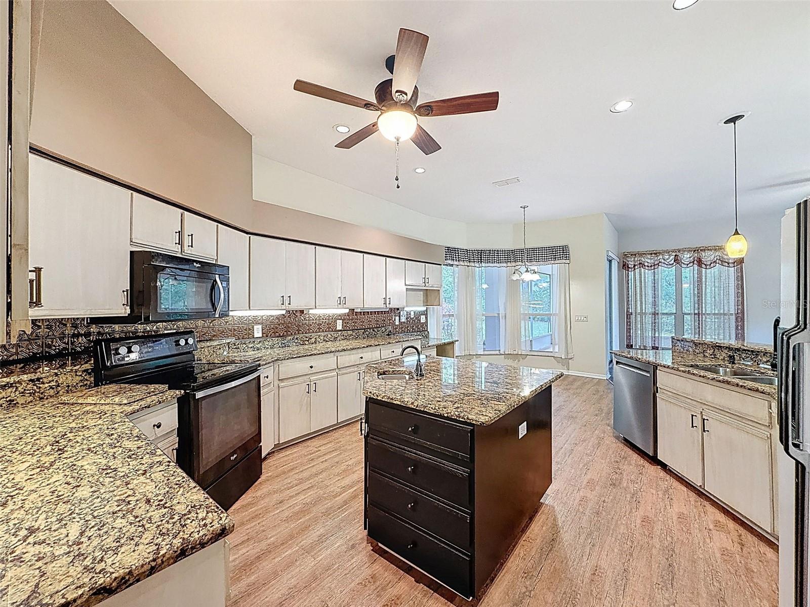 RAINBOW SPGS COUNTRY CLUB ESTATE - Residential