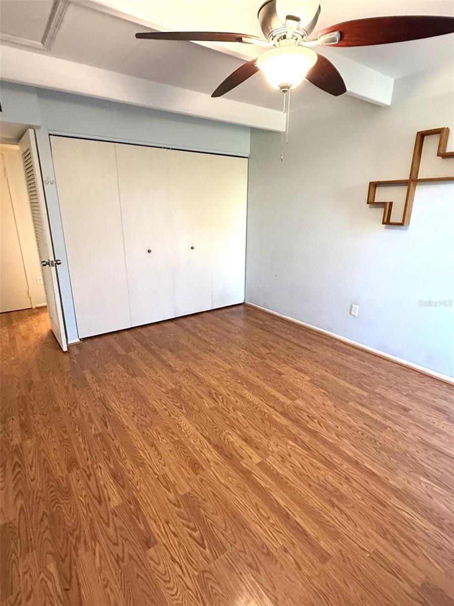 LAKESHORE CLUB - Residential