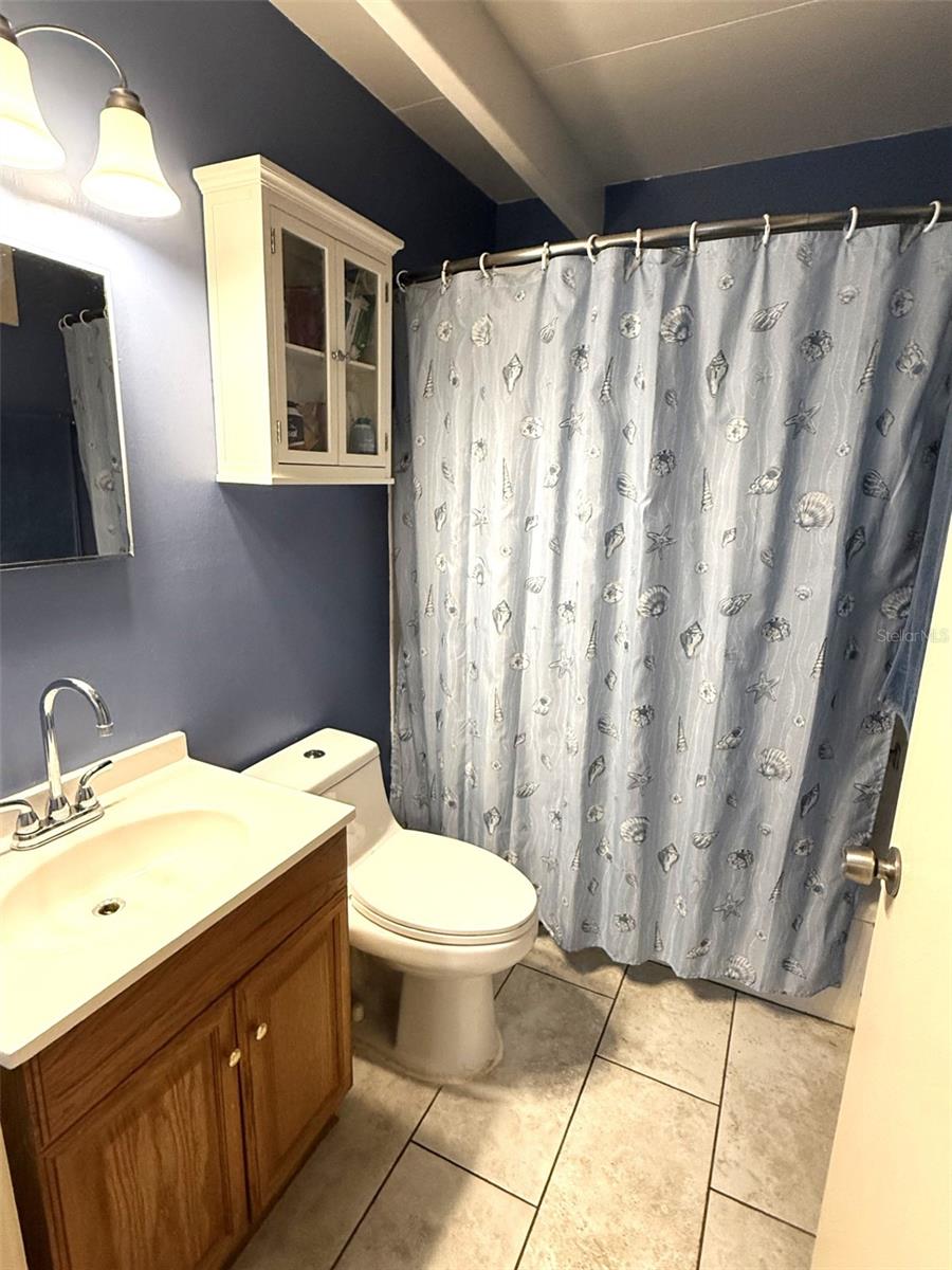 LAKESHORE CLUB - Residential