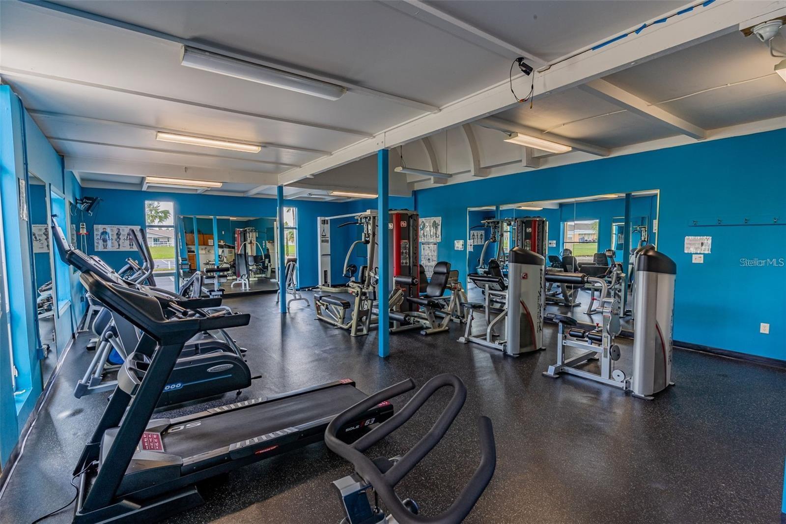 LAKESHORE CLUB - Residential