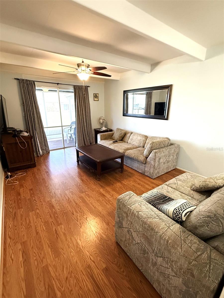 LAKESHORE CLUB - Residential