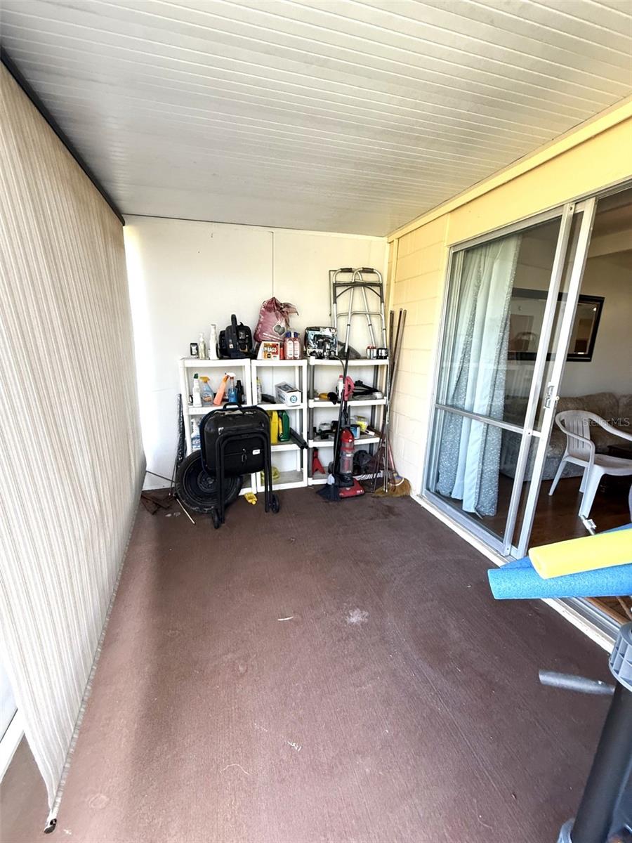 LAKESHORE CLUB - Residential