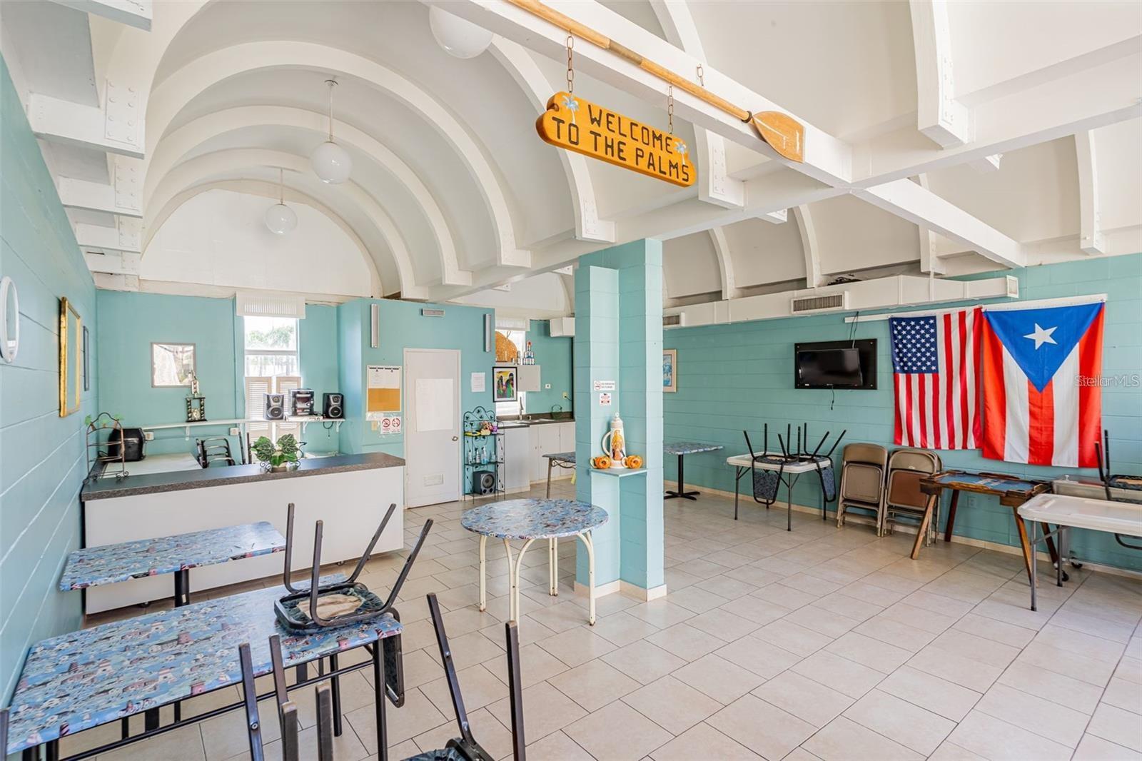 LAKESHORE CLUB - Residential