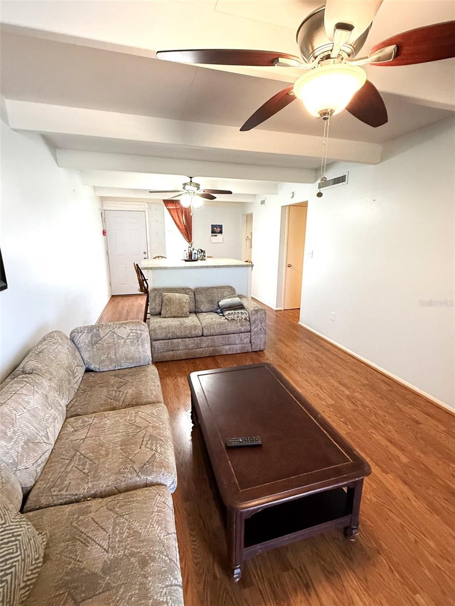 LAKESHORE CLUB - Residential