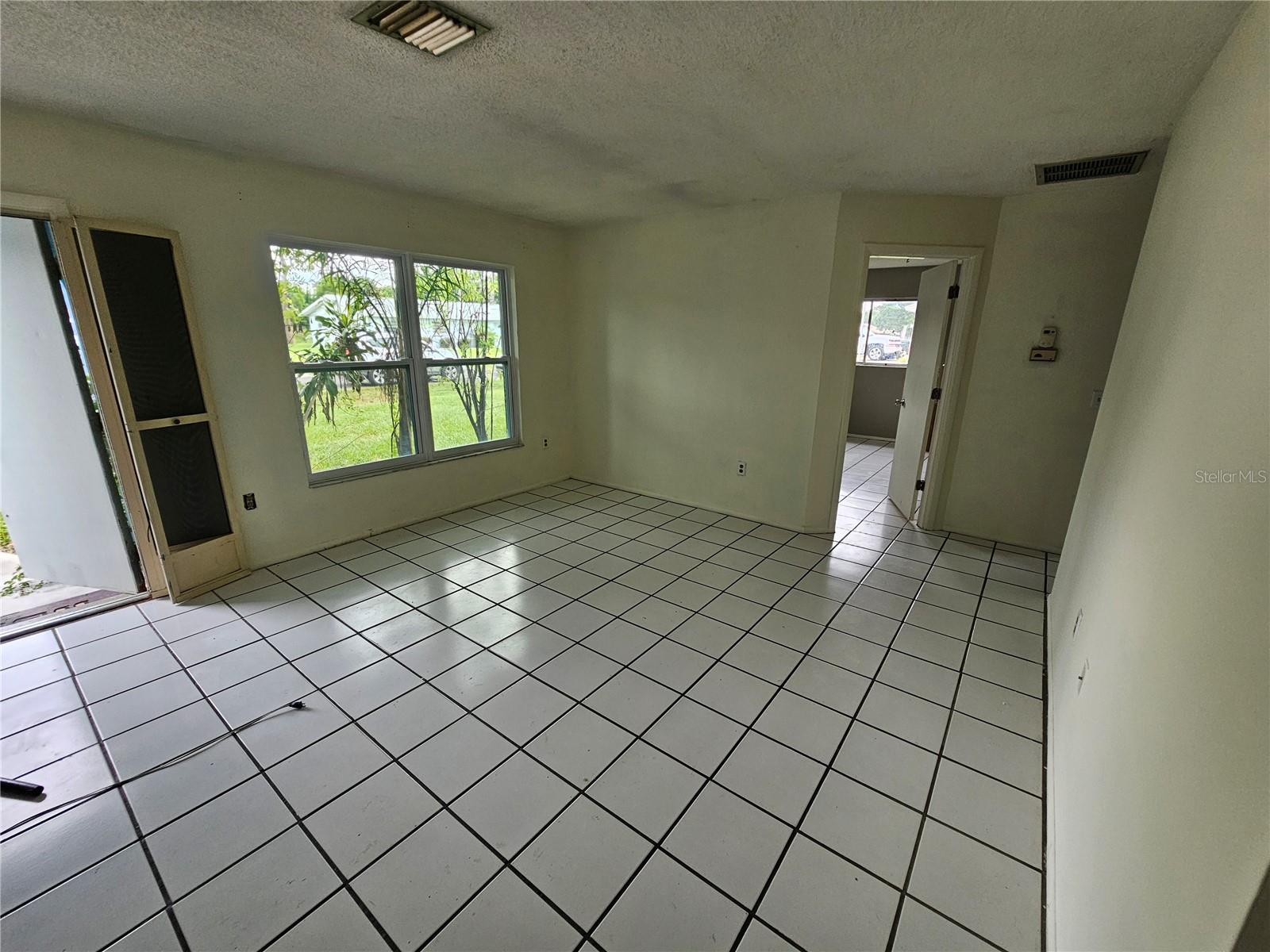 SOUTH VENICE - Residential Lease