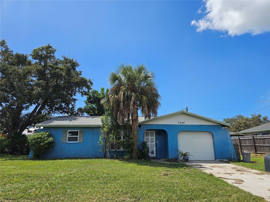 A centrally located 2/2 in Venice.
