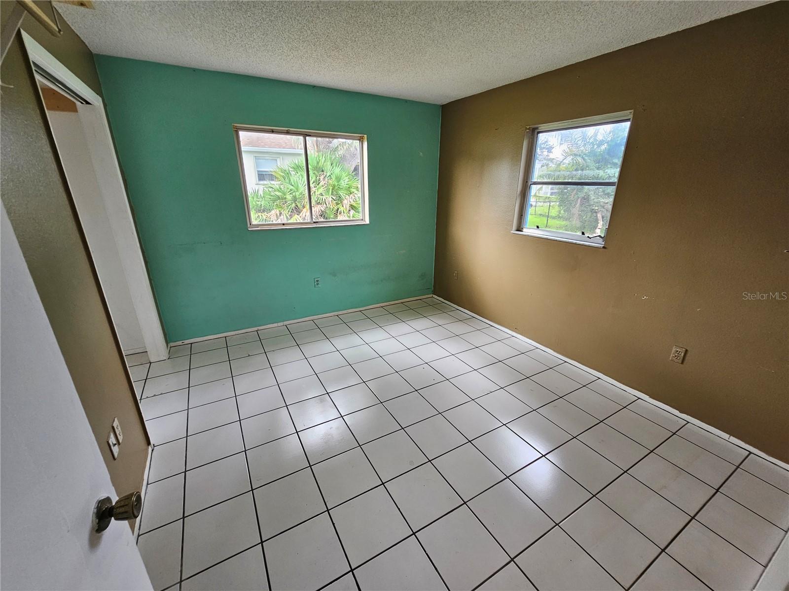 SOUTH VENICE - Residential Lease