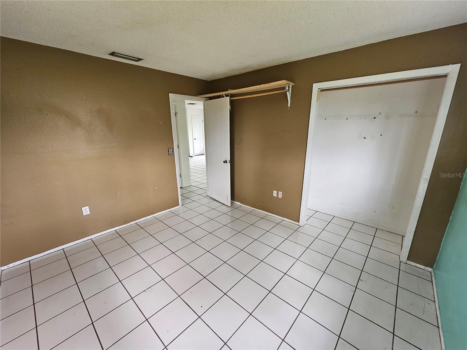 SOUTH VENICE - Residential Lease