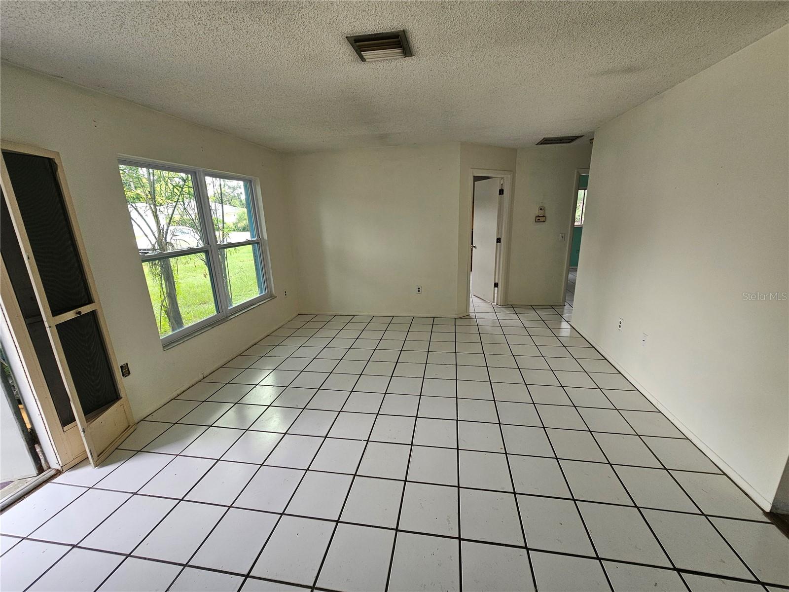 SOUTH VENICE - Residential Lease