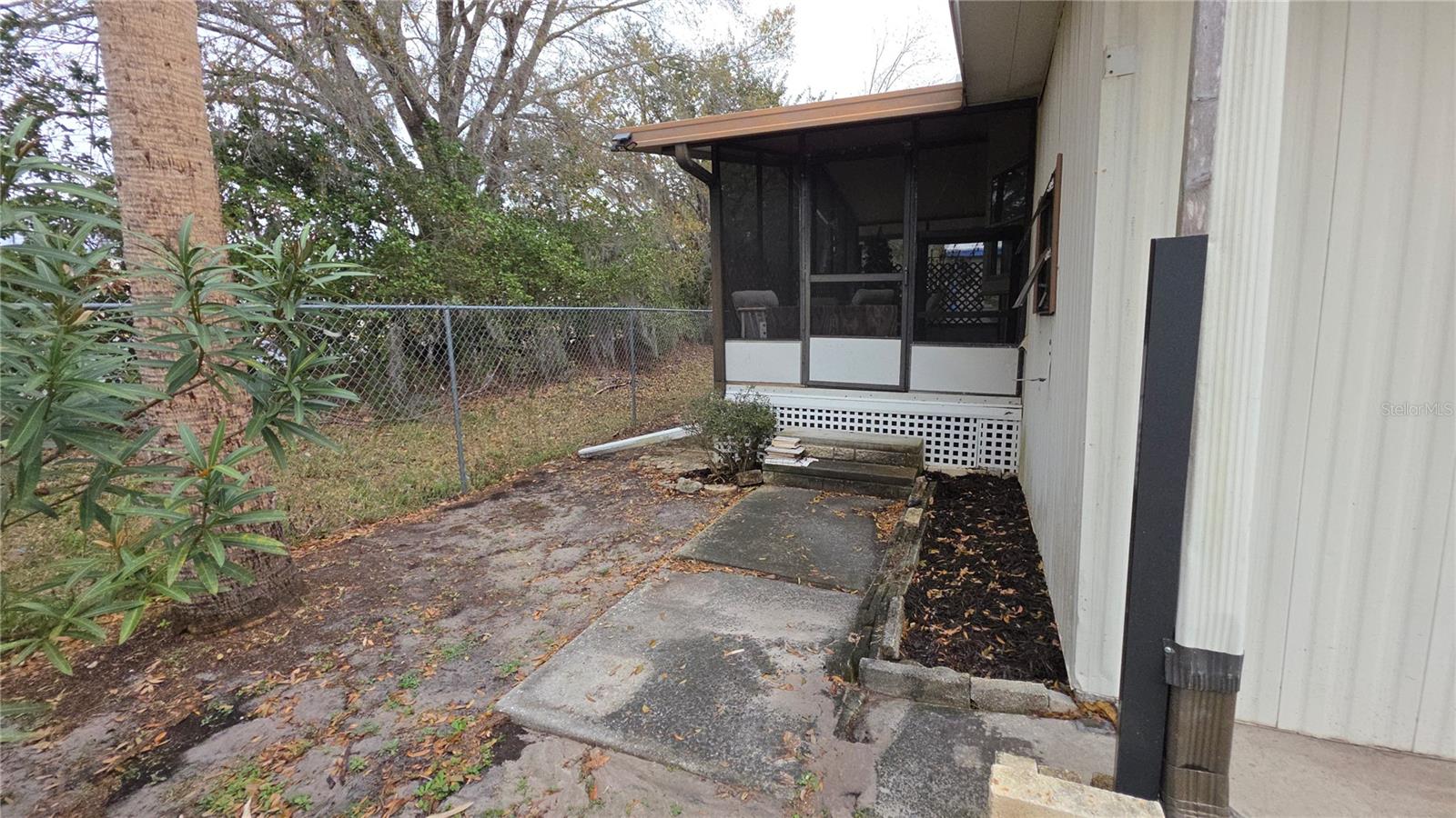 EUSTIS COUNTRY CLUB MANOR MHP UNIT 02A - Residential