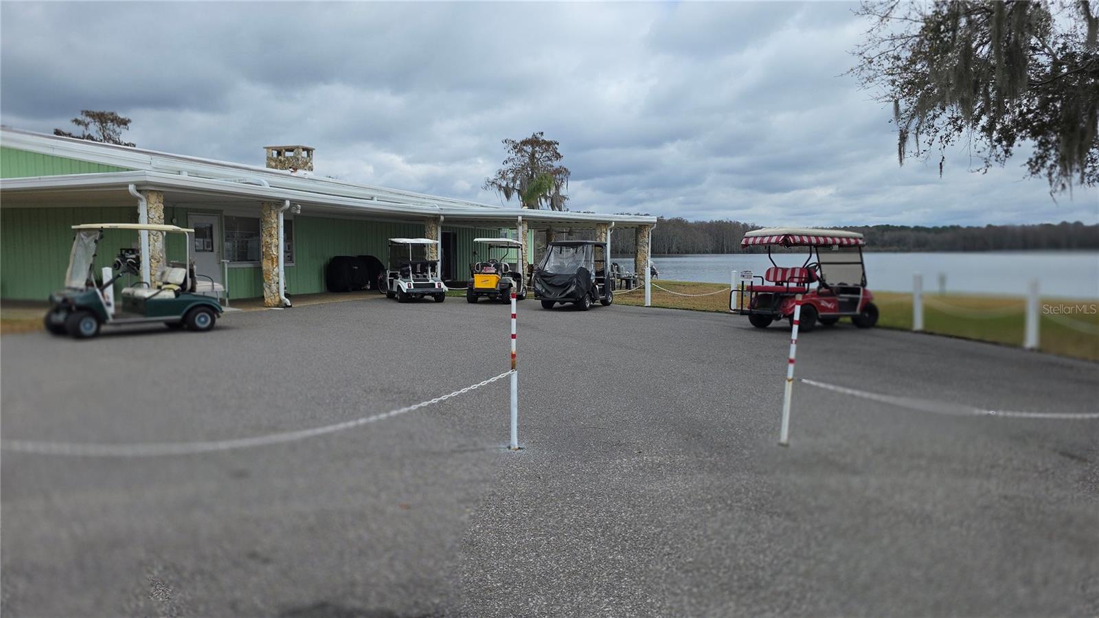 EUSTIS COUNTRY CLUB MANOR MHP UNIT 02A - Residential