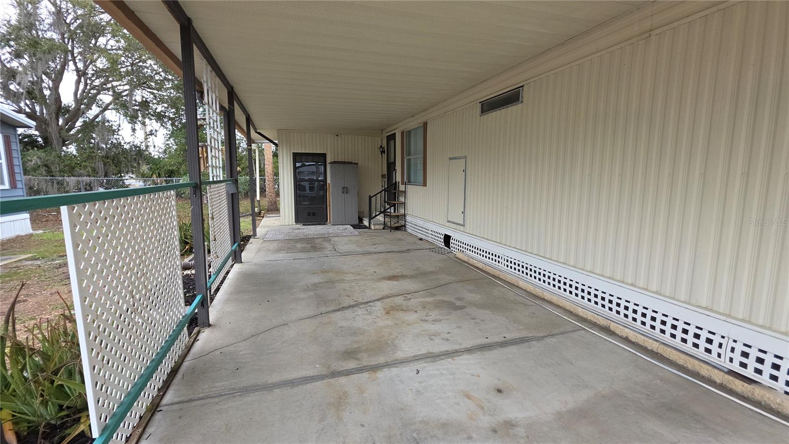 EUSTIS COUNTRY CLUB MANOR MHP UNIT 02A - Residential