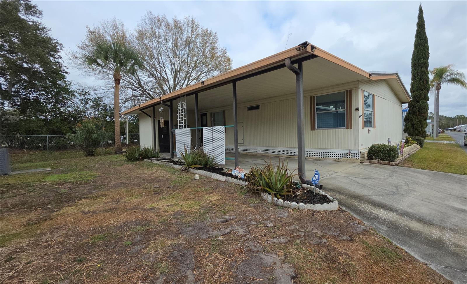 EUSTIS COUNTRY CLUB MANOR MHP UNIT 02A - Residential