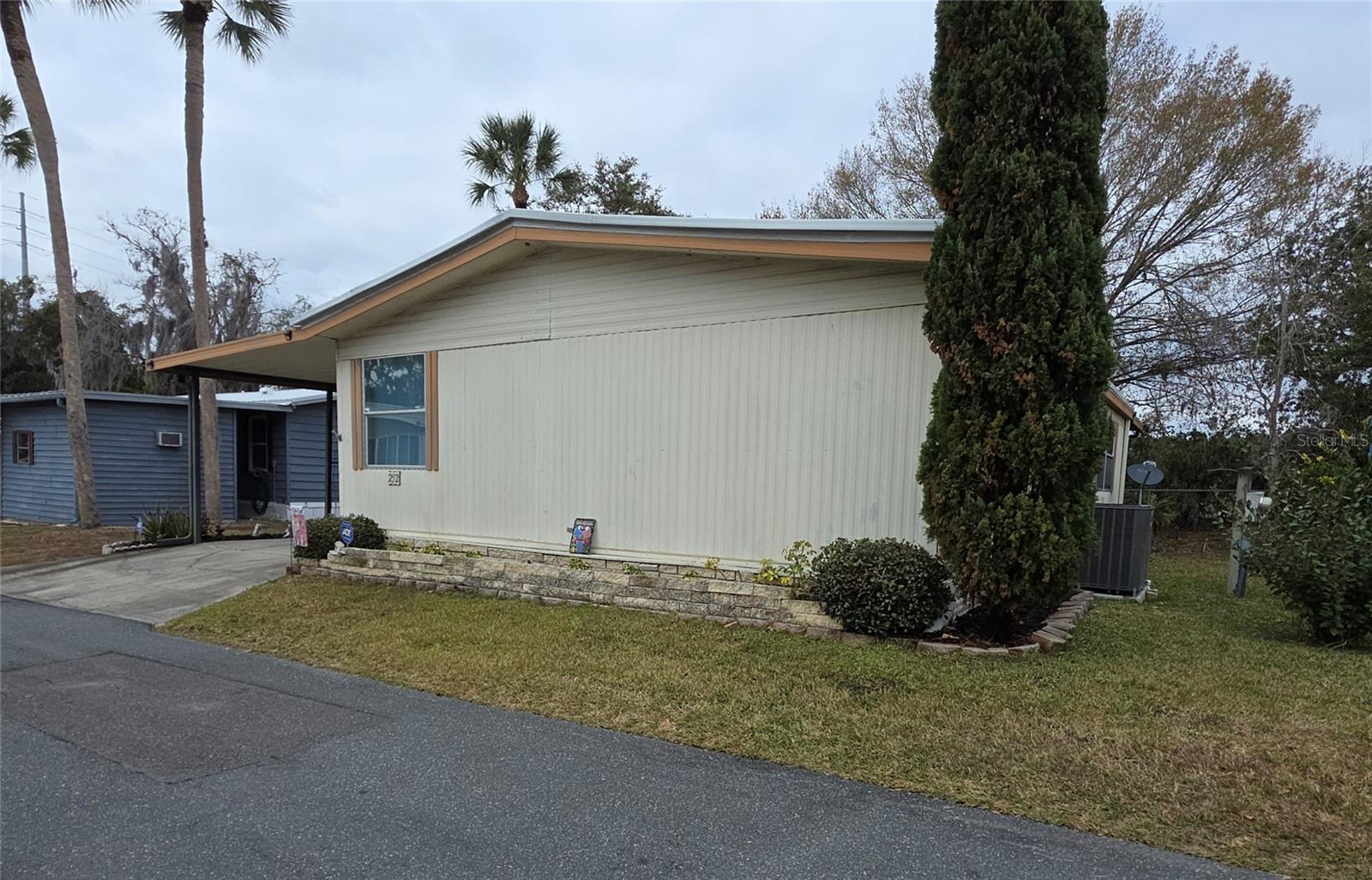 EUSTIS COUNTRY CLUB MANOR MHP UNIT 02A - Residential