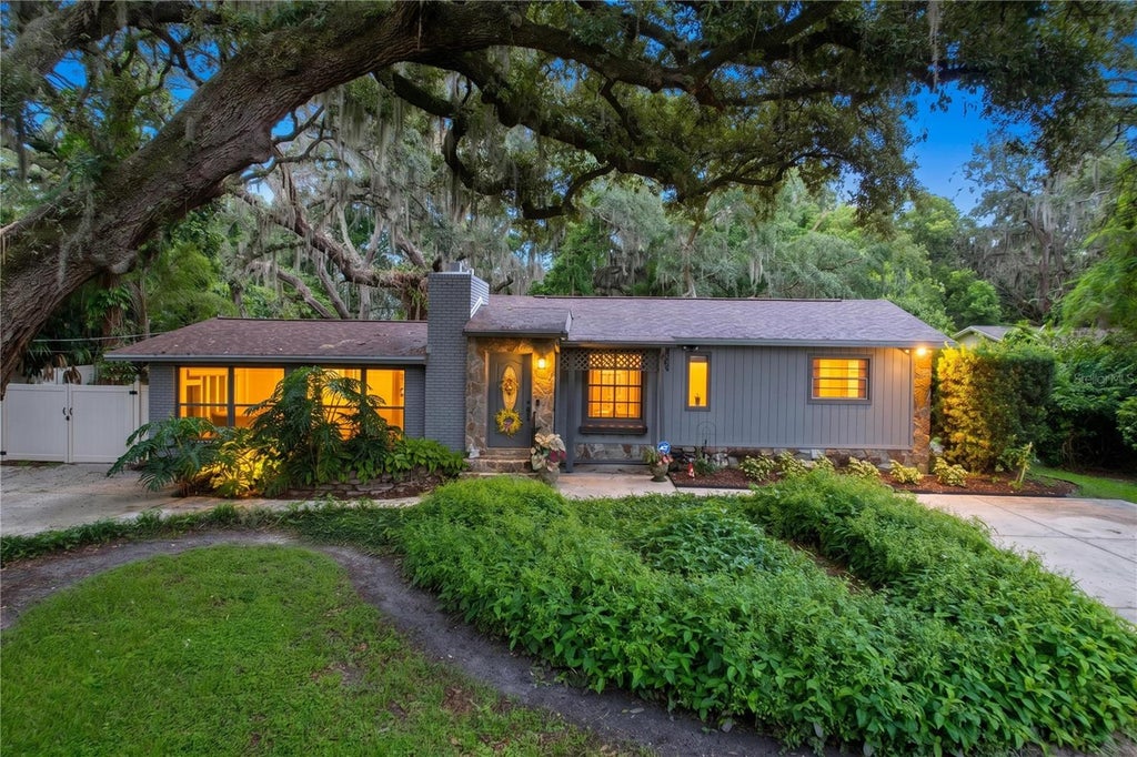 Photo of 11805 N 51st Street, Temple Terrace, FL 33617 (MLS # O6424853)