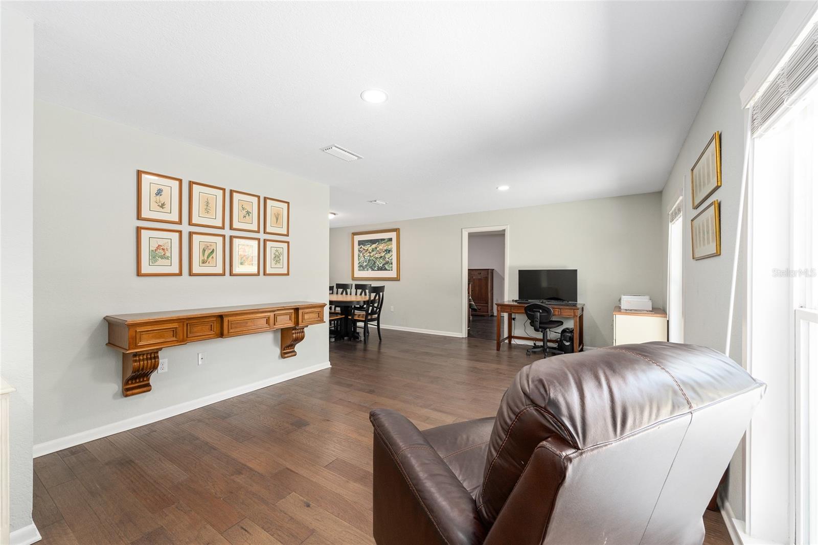 WINDWARD MEADOWS - Residential