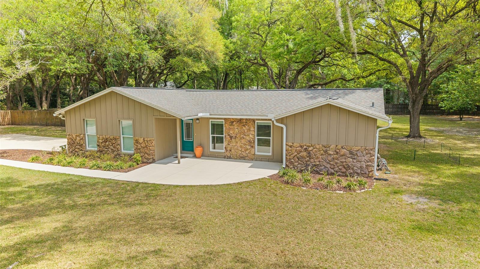 WINDWARD MEADOWS - Residential