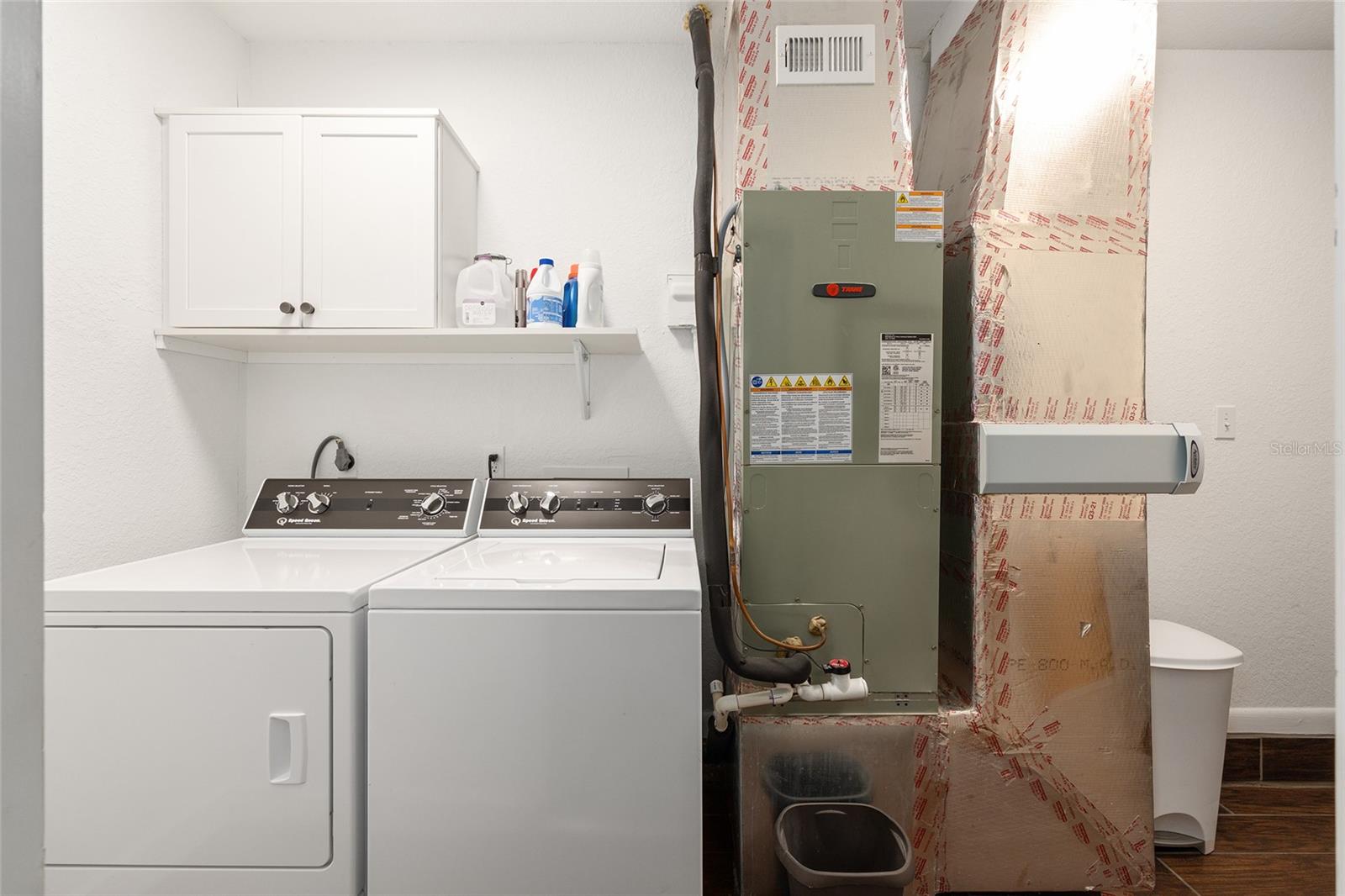 WINDWARD MEADOWS - Residential