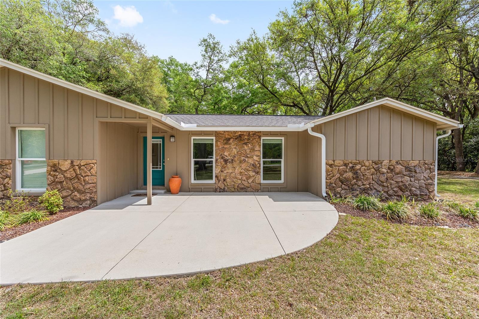 WINDWARD MEADOWS - Residential