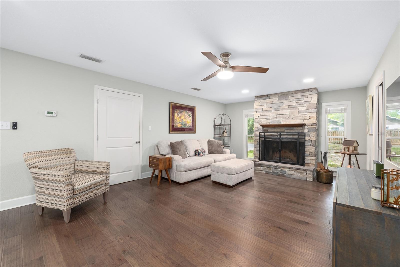 WINDWARD MEADOWS - Residential