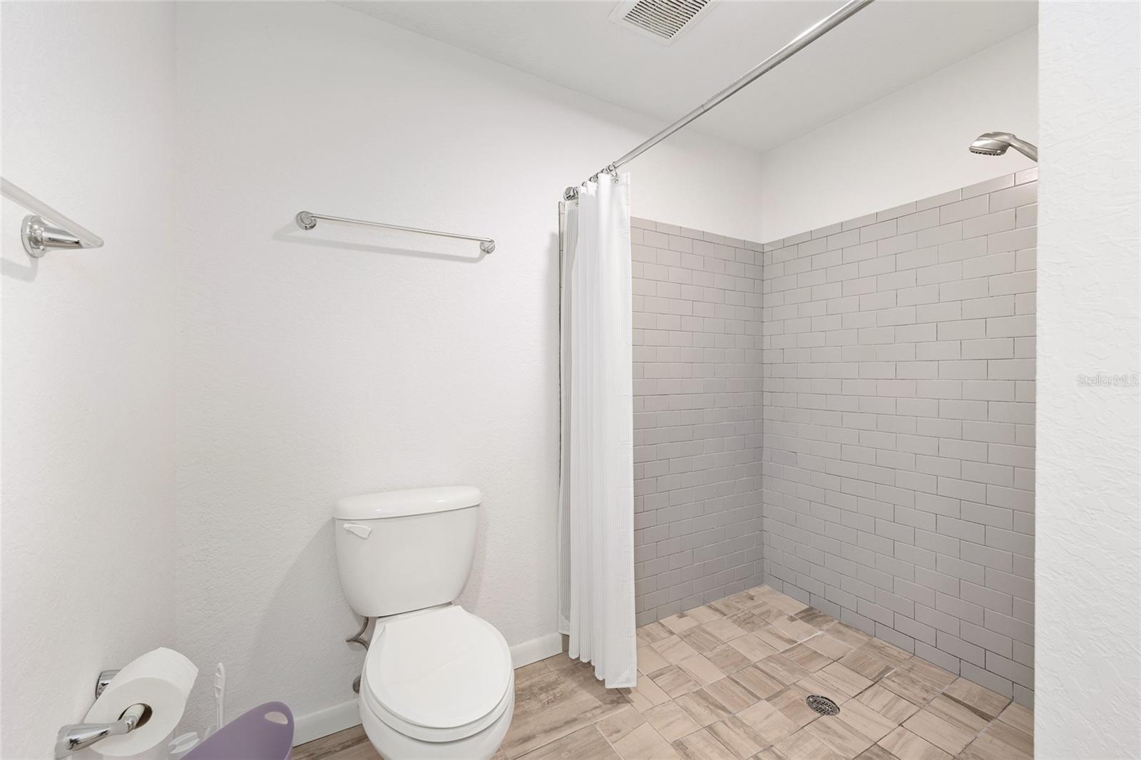 WINDWARD MEADOWS - Residential